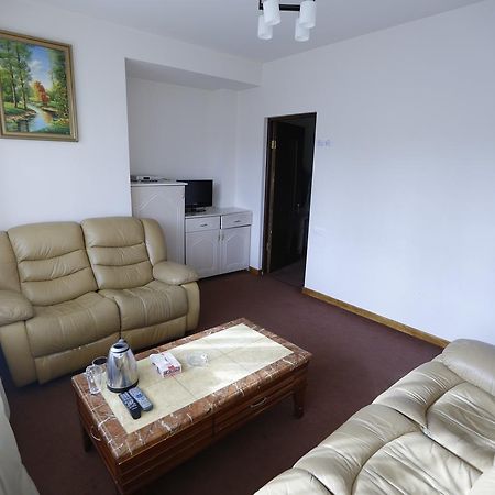 Hotel - Saya Tsachkadzor Buitenkant foto