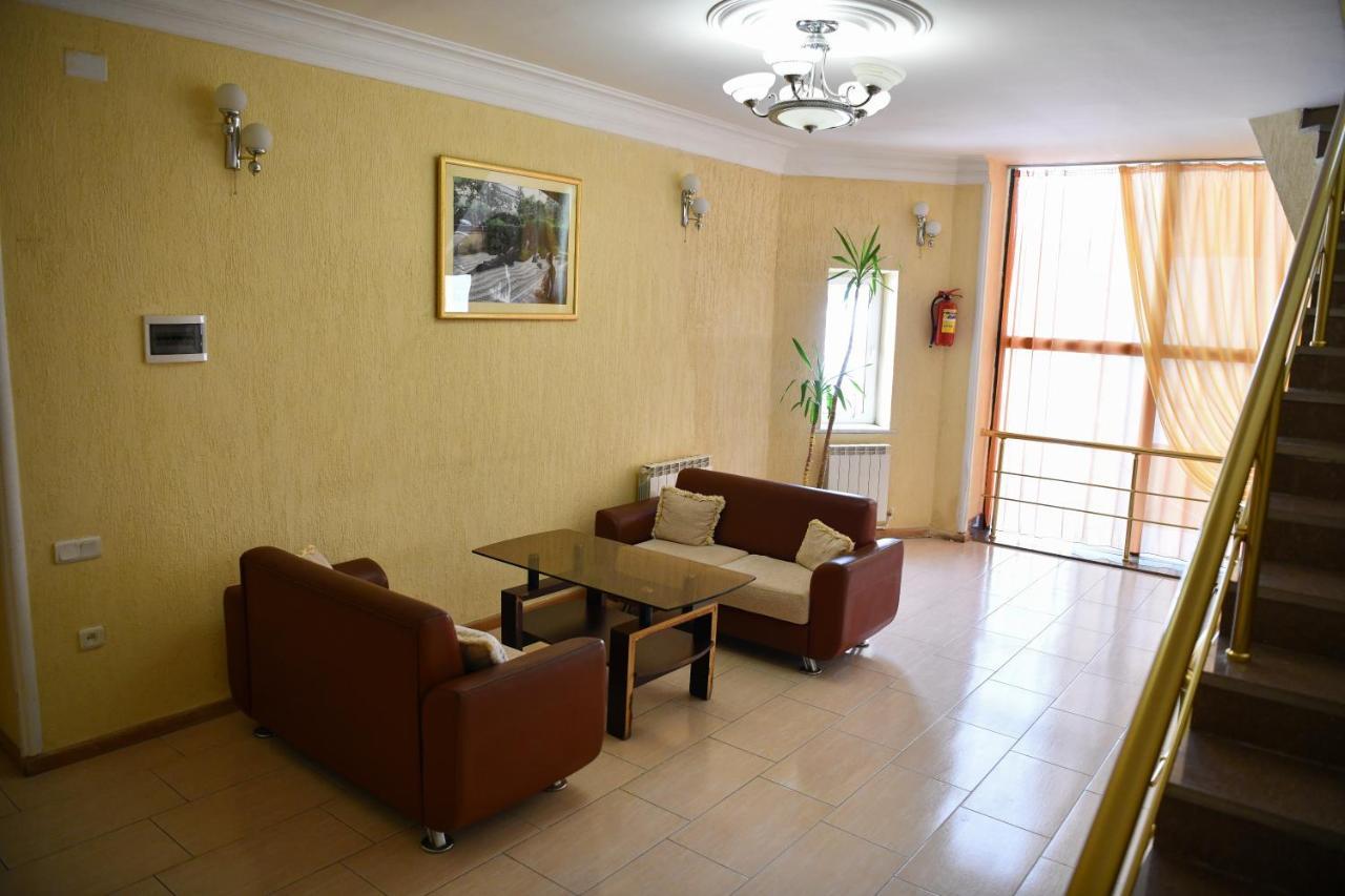 Hotel - Saya Tsachkadzor Buitenkant foto