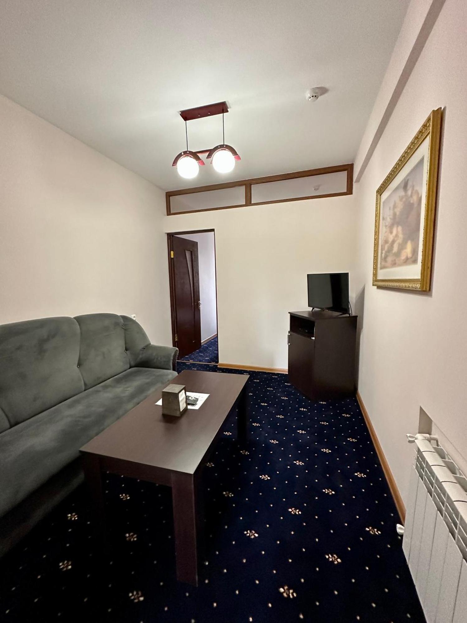 Hotel - Saya Tsachkadzor Buitenkant foto