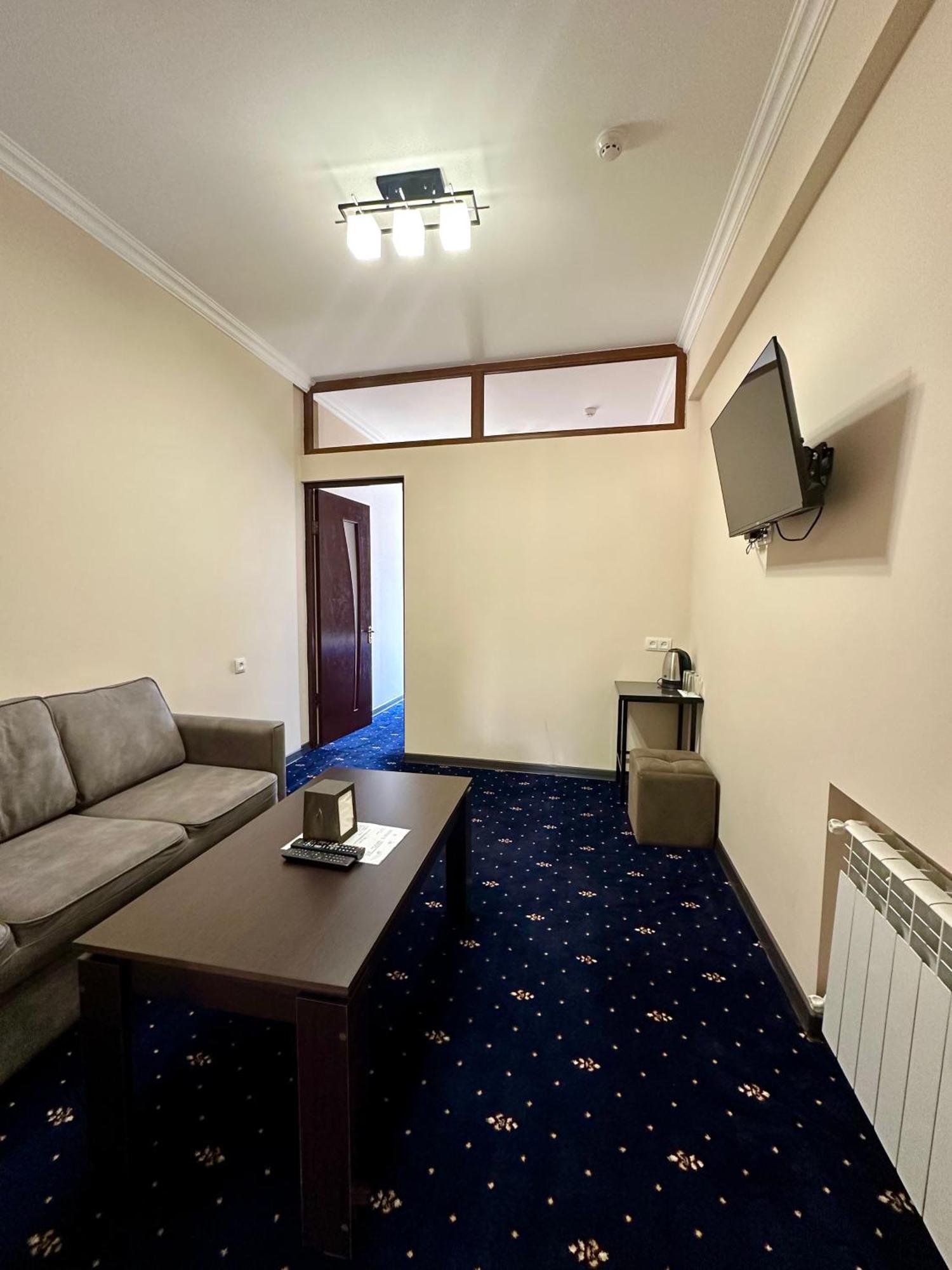 Hotel - Saya Tsachkadzor Buitenkant foto