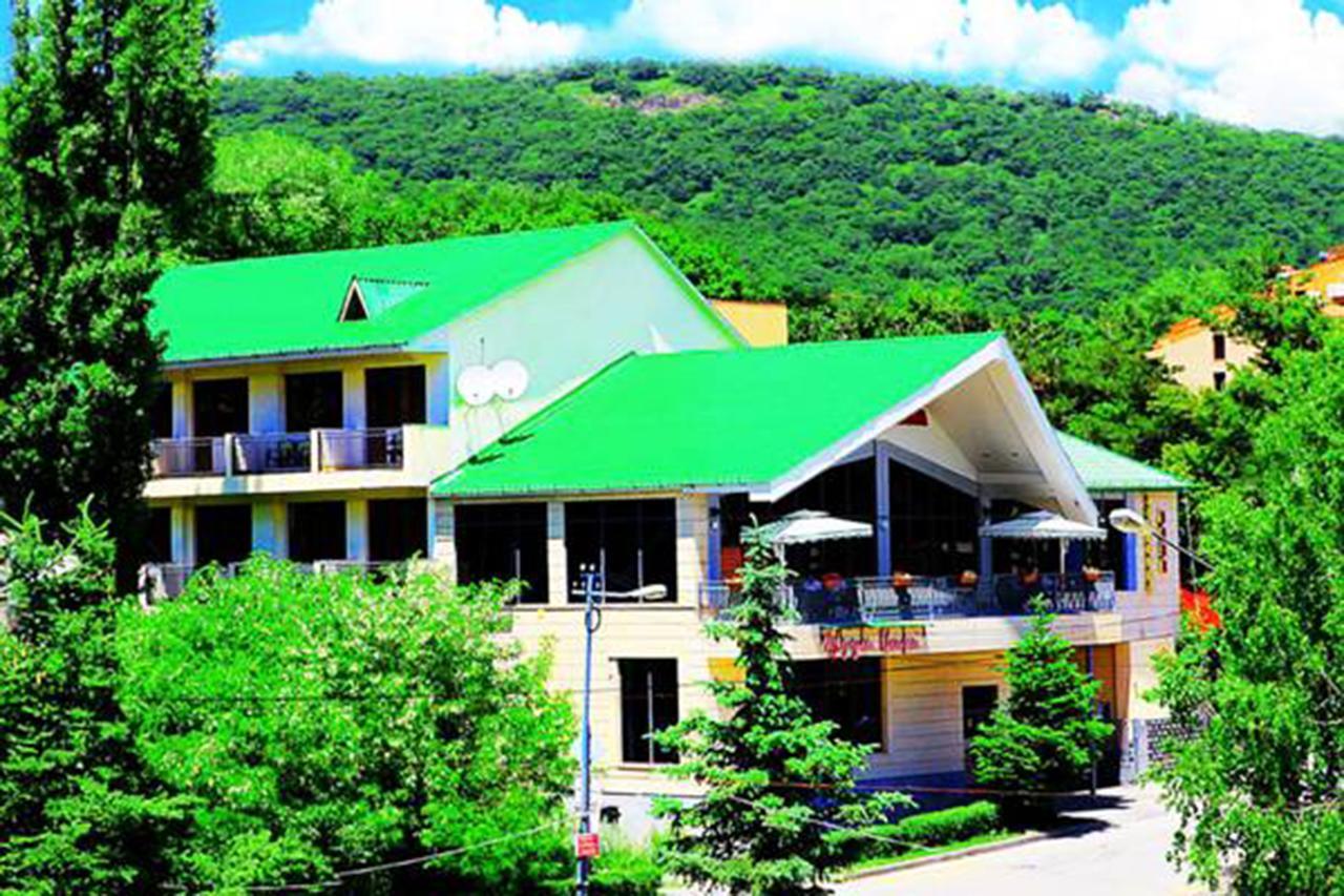 Hotel - Saya Tsachkadzor Buitenkant foto