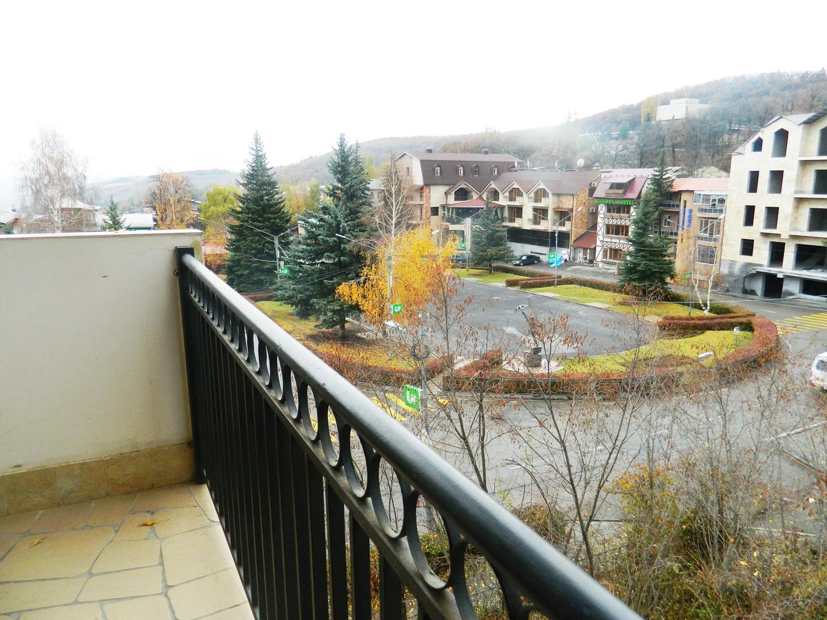 Hotel - Saya Tsachkadzor Buitenkant foto