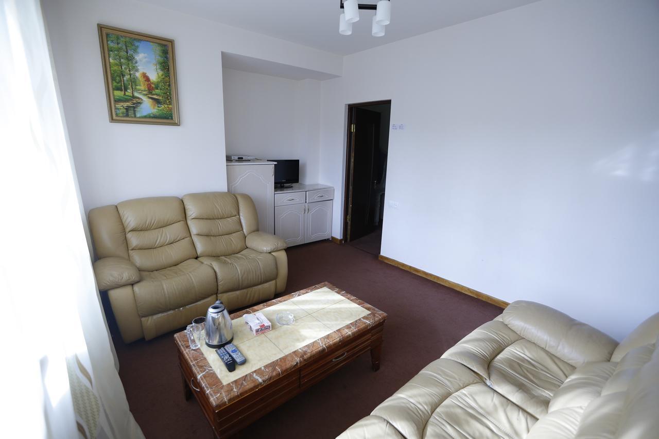 Hotel - Saya Tsachkadzor Buitenkant foto