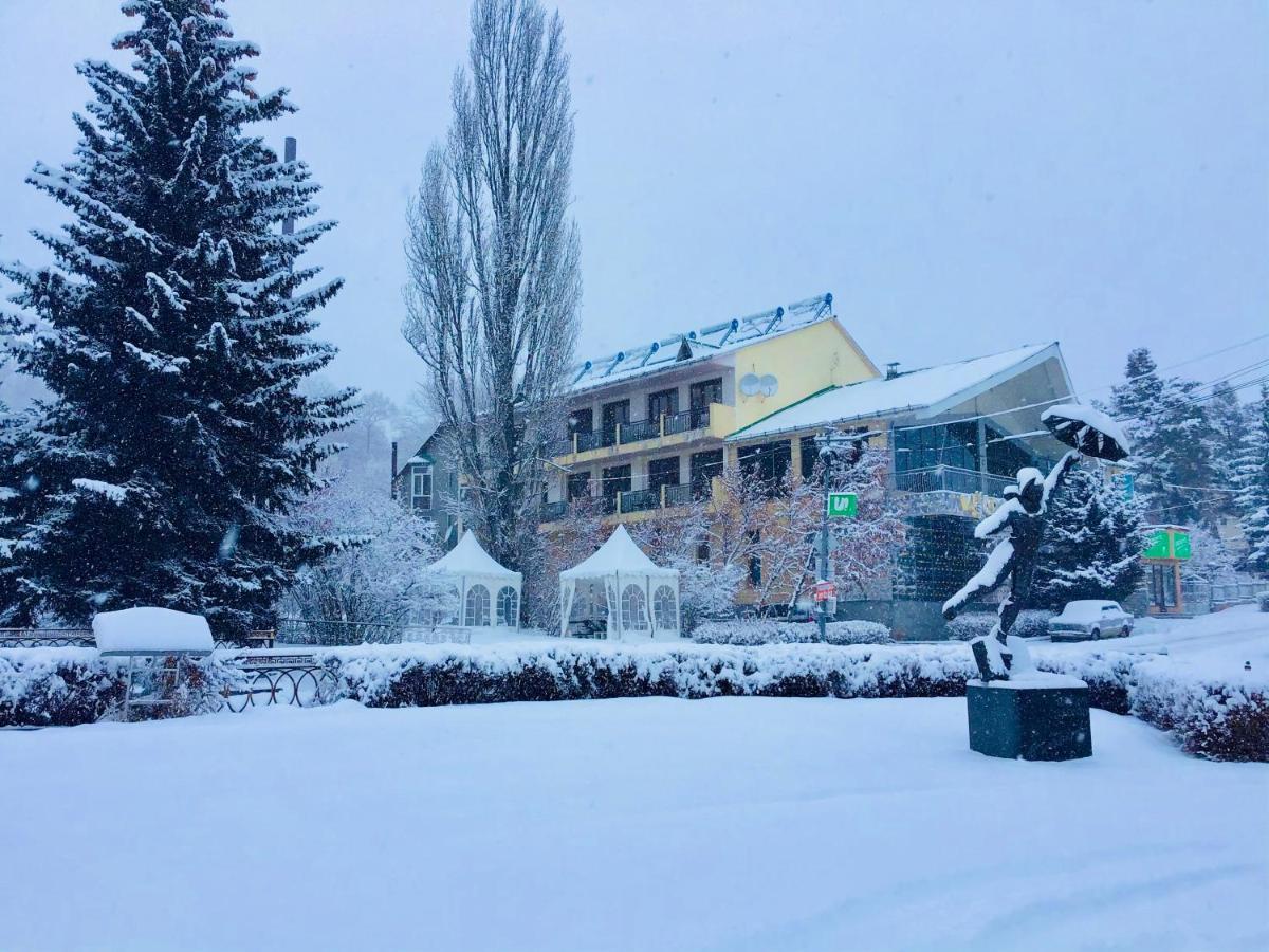 Hotel - Saya Tsachkadzor Buitenkant foto